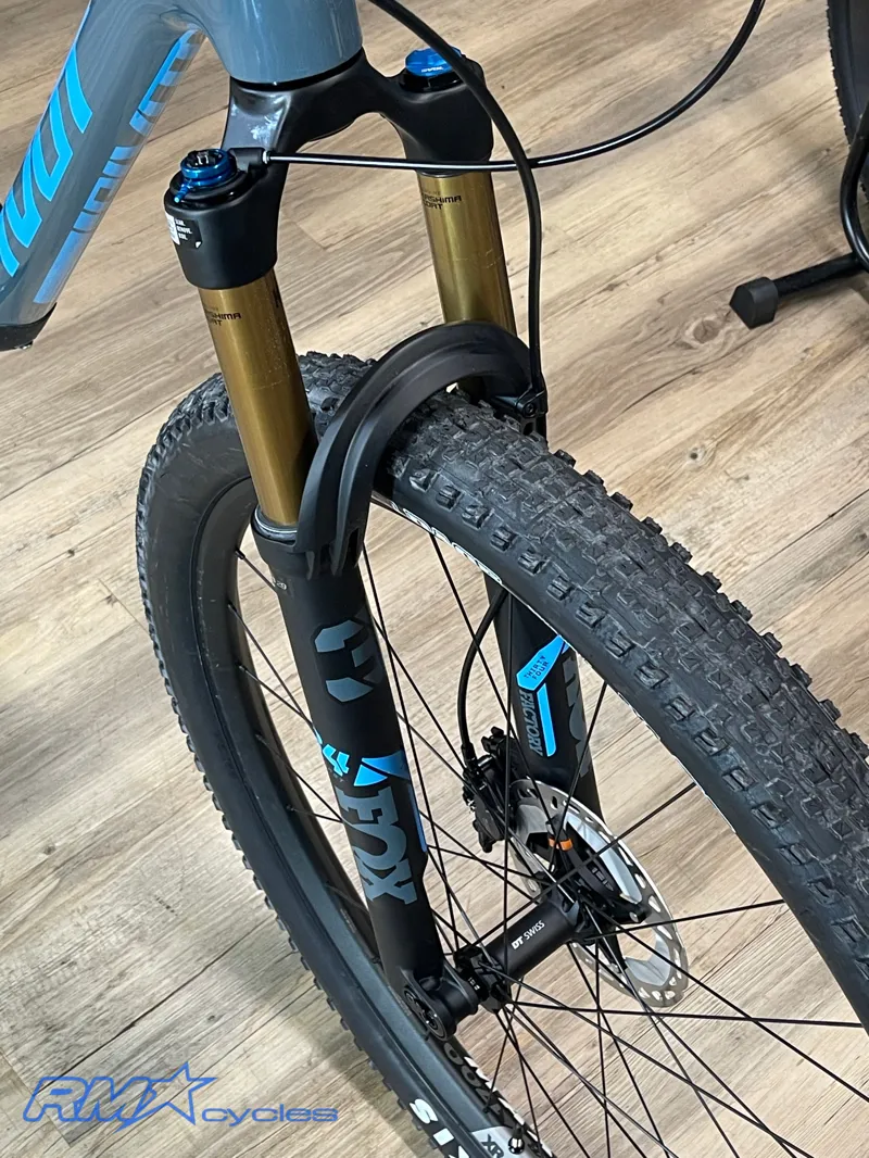 Pivot Mach 4 SL Pro XT/XTR w/120mm Fork Grey Medium Mountain Bike Ex-display-4
