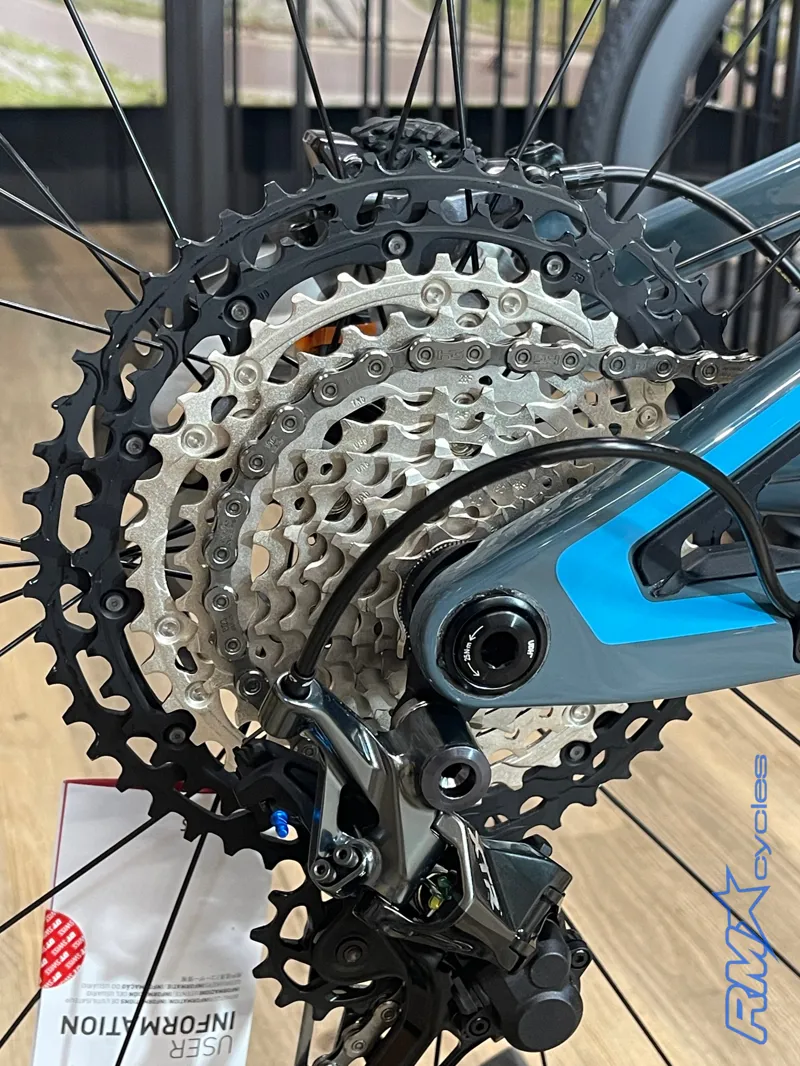 Pivot Mach 4 SL Pro XT/XTR w/120mm Fork Grey Medium Mountain Bike Ex-display-6