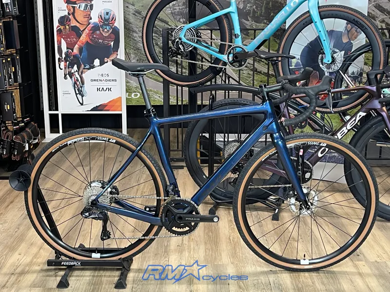 Pivot Vault Pro Ultegra Di2 Dark Blue Medium Gravel Race Bike Ex-demo