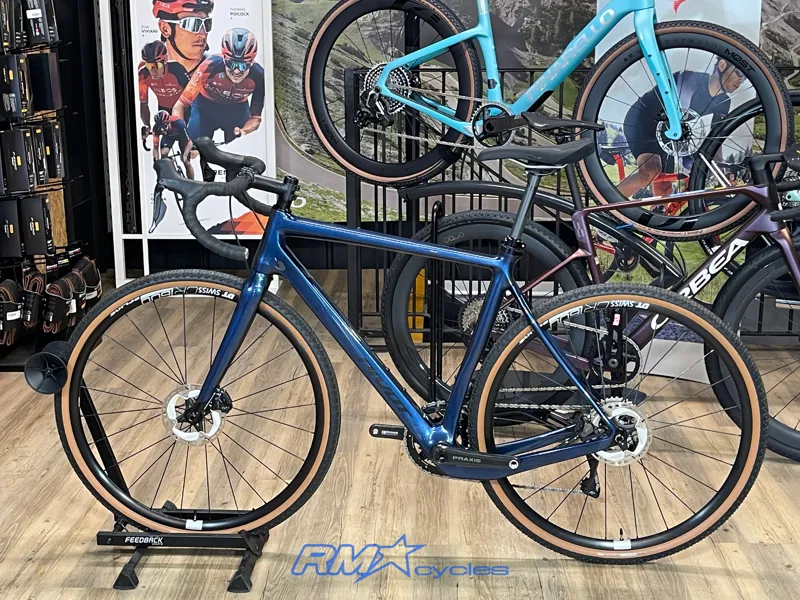 Pivot Vault Pro Ultegra Di2 Dark Blue Medium Gravel Race Bike Ex-demo-1