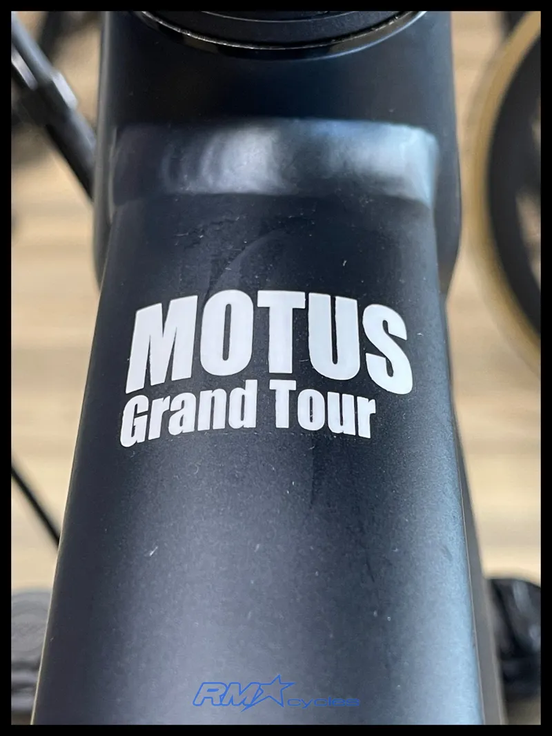 Raleigh Motus Grand Tour Crossbar Large Black 2023 Ex-Display-2