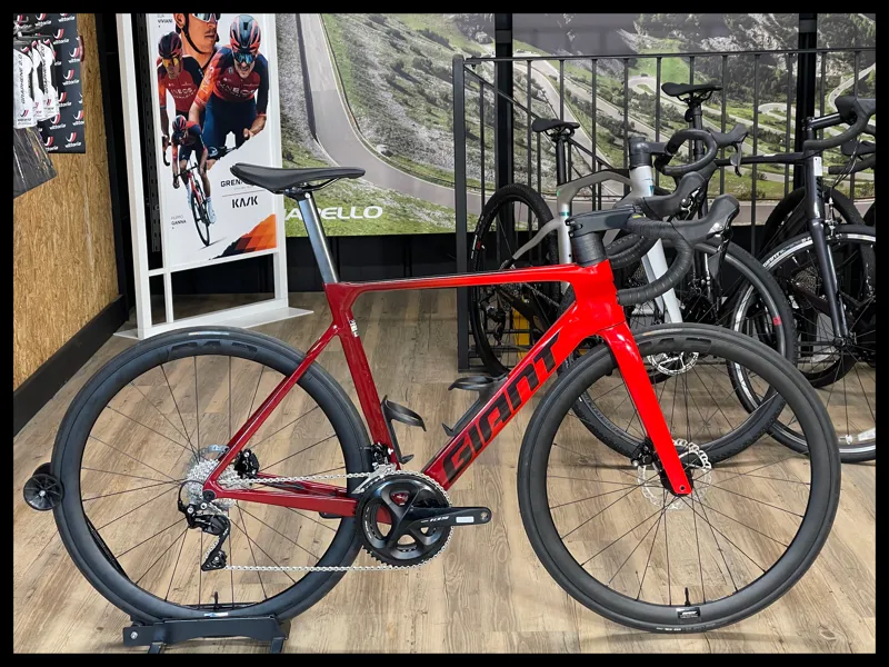 Giant Propel Advanced 2 Pure Red Medium 2024