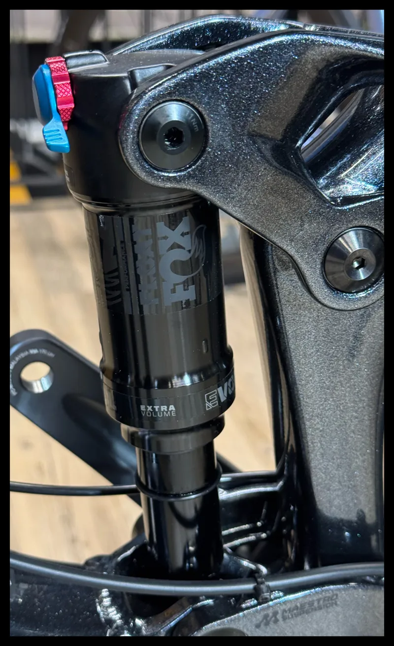 Liv Intrigue X 1 Small Black Diamond 2024-5