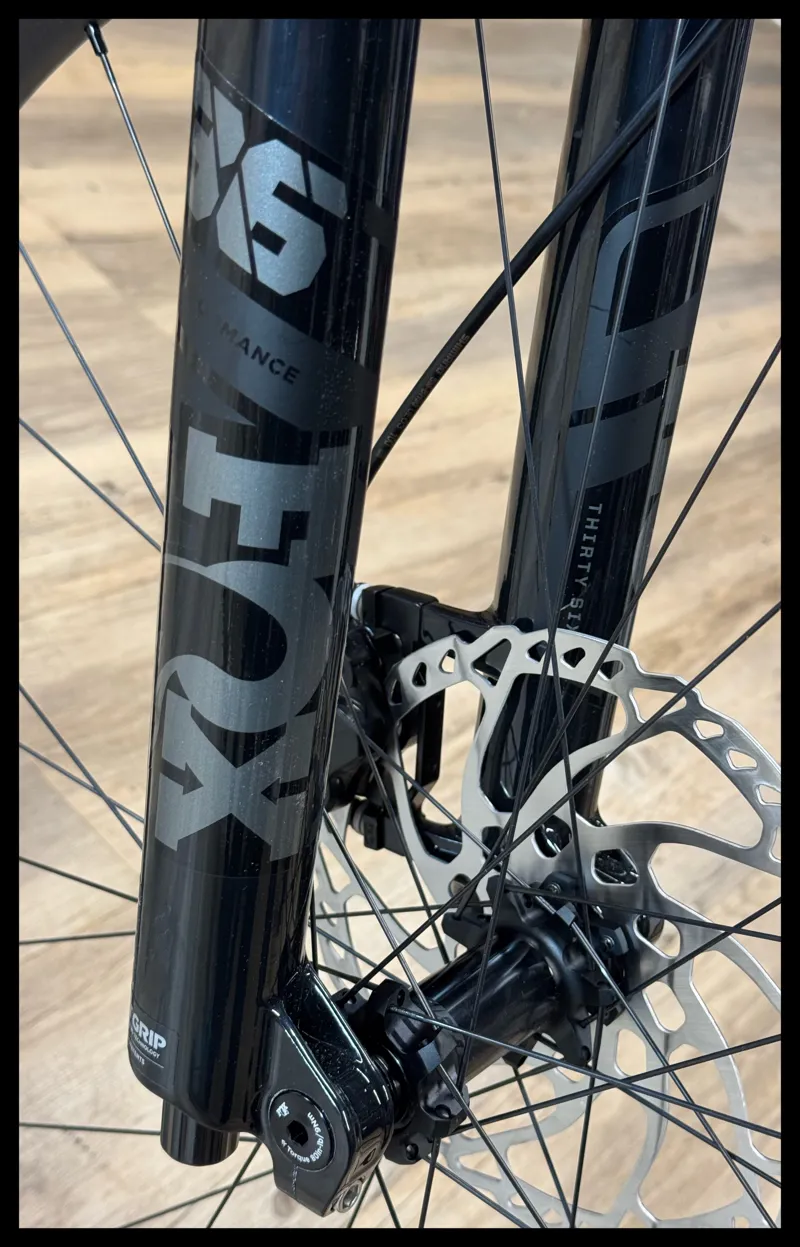 Liv Intrigue X 1 Small Black Diamond 2024-3