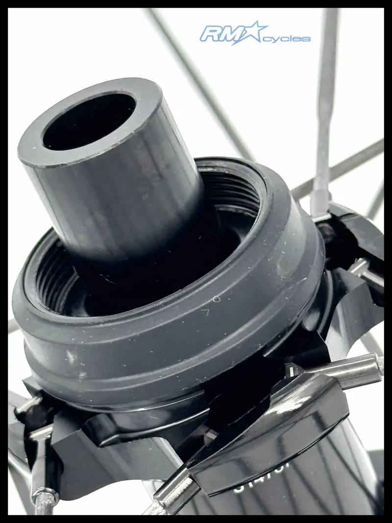 Cadex 36 Tubeless Disc Brake Rw- Shimano Rear 700c-2