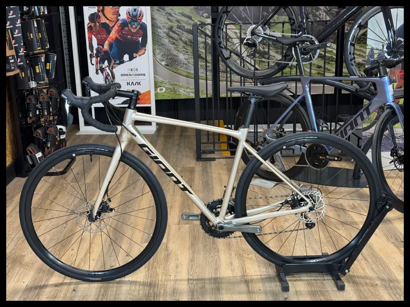 Giant Contend AR 2 Medium  Sandshell 2024-1