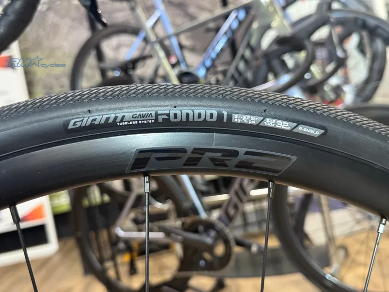 Giant Defy Advanced 2 Medium Mars Dust 2024-8