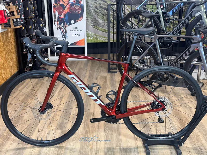 Giant Defy Advanced 2 Medium Mars Dust 2024-1