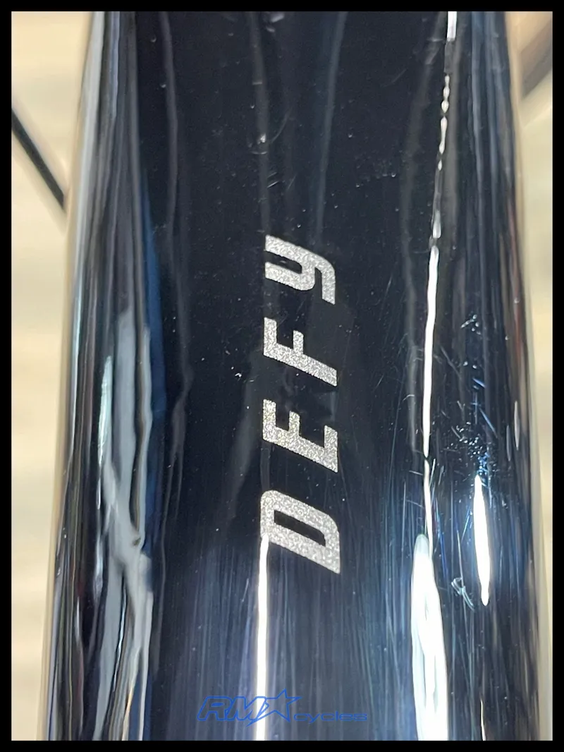 Giant Defy Advanced 1 Large Carbon/Space Gray 2024 Ex-Display-2