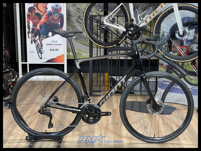 Giant Defy Advanced 1 Large Carbon/Space Gray 2024 Ex-Display
