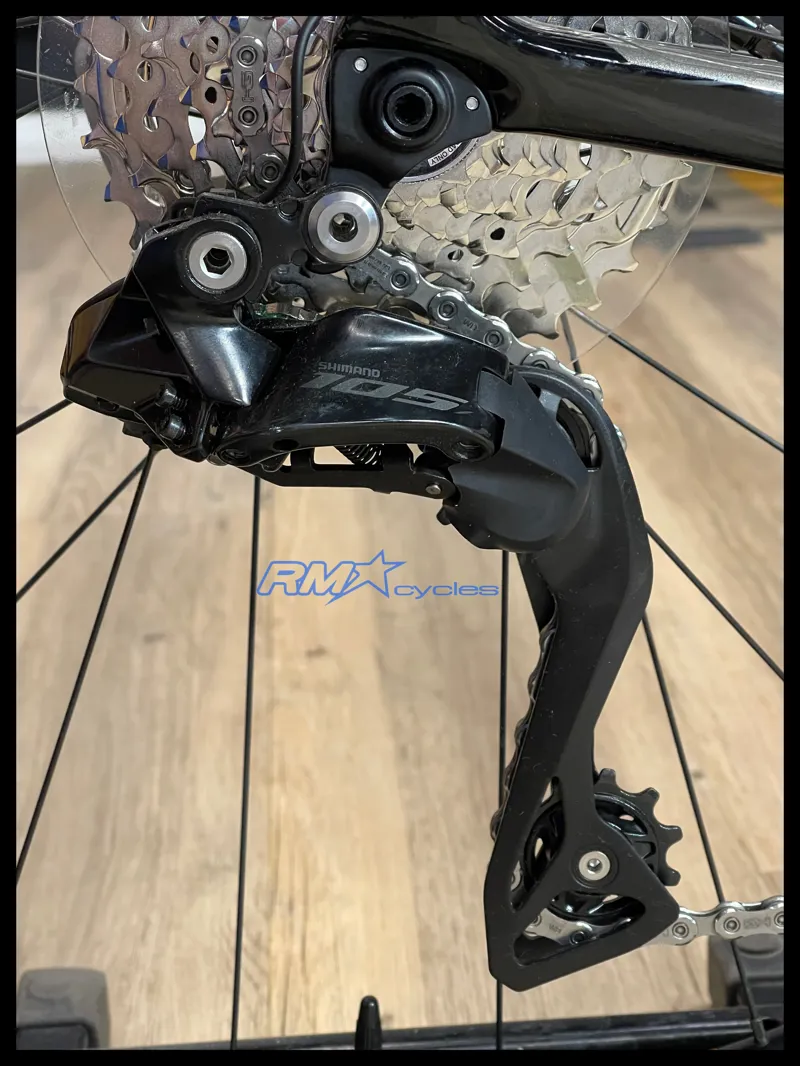 Giant Defy Advanced 1 Large Carbon/Space Gray 2024 Ex-Display-4