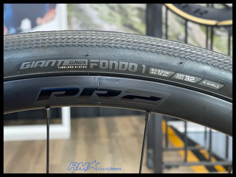 Giant Defy Advanced 1 Large Carbon/Space Gray 2024 Ex-Display-10