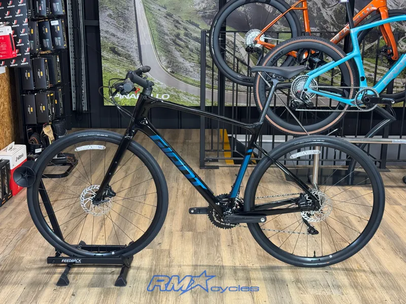 Giant FastRoad Advanced 1 Flat Bar Road Bike Black ML Ex-display-1