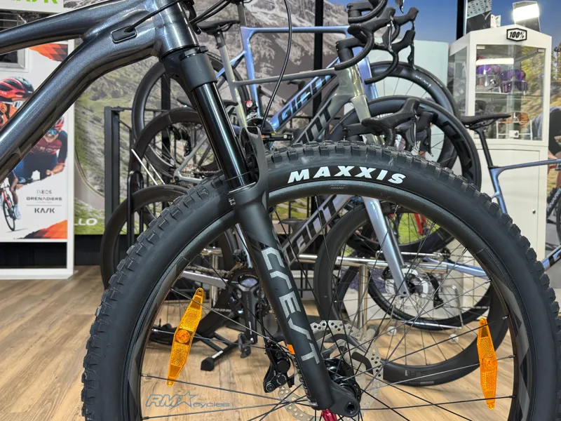 2024 Giant Fathom 29 1 In Gloss Black-6