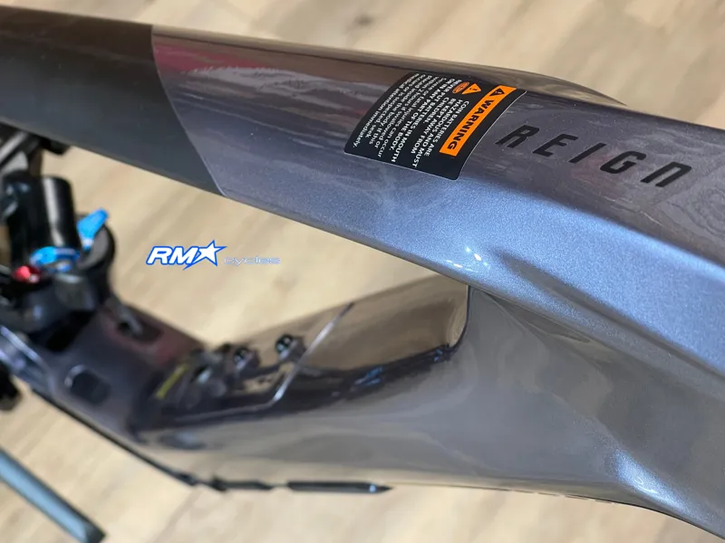 Giant Reign Advanced 1 Mullet Medium Mercury/Raw Carbon 2024-2