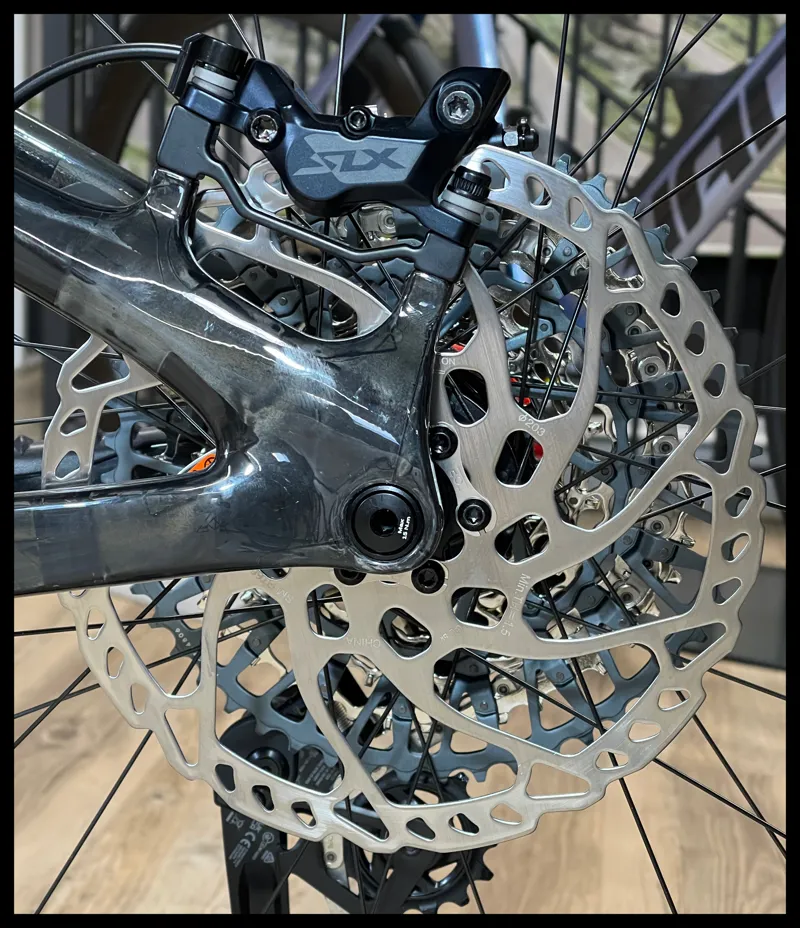 Giant Reign Advanced 1 Medium Digital Blurple 2024-12