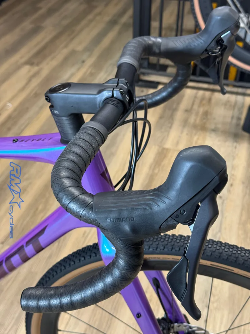 Giant Revolt Advanced Pro 0 ML Digital Blurple Gravel Bike-3