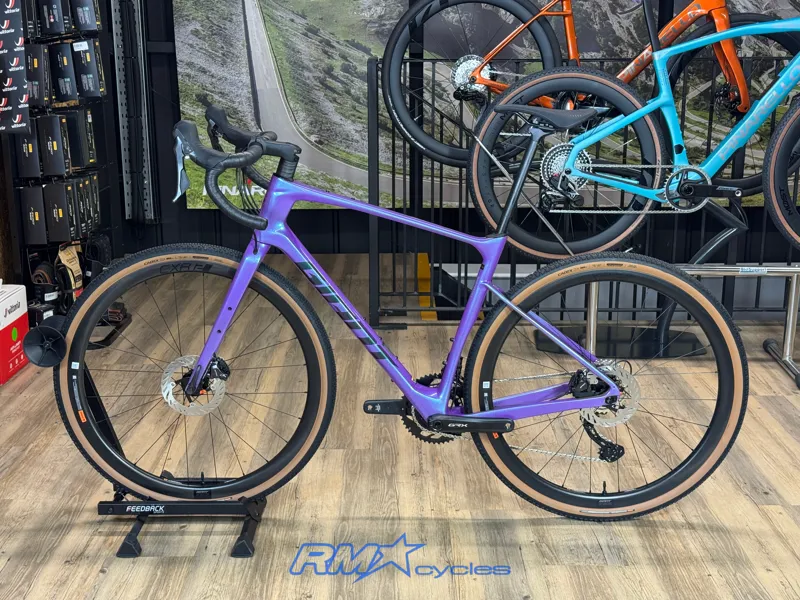 Giant Revolt Advanced Pro 0 ML Digital Blurple Gravel Bike-1