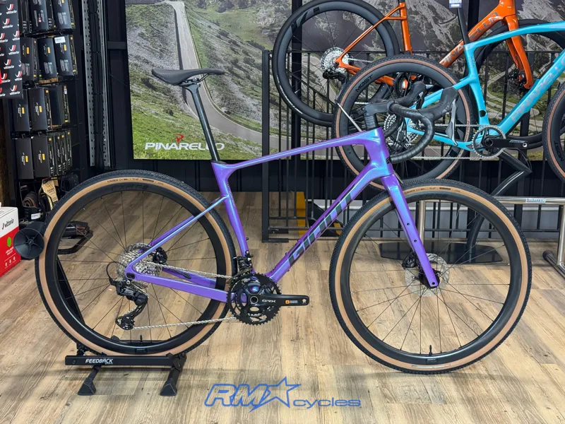 Giant Revolt Advanced Pro 0 ML Digital Blurple Gravel Bike