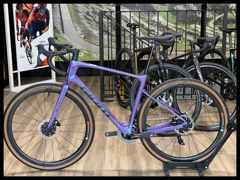 Giant Revolt Advanced Pro 0 Gravel Bike in Digital Blurple-1