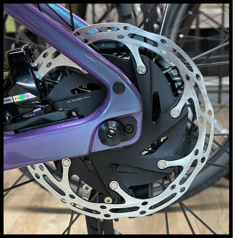 Giant Revolt Advanced Pro 0 Gravel Bike in Digital Blurple-9