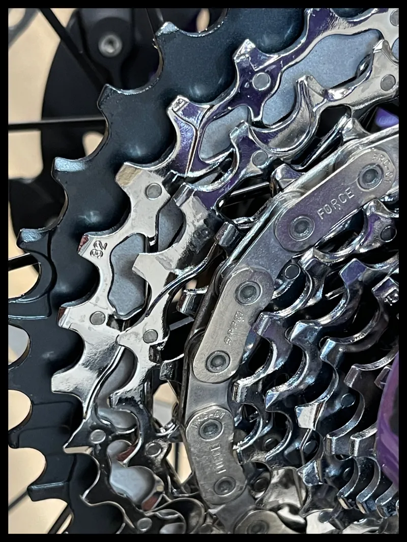 Giant Revolt Advanced Pro 0 Gravel Bike in Digital Blurple-4