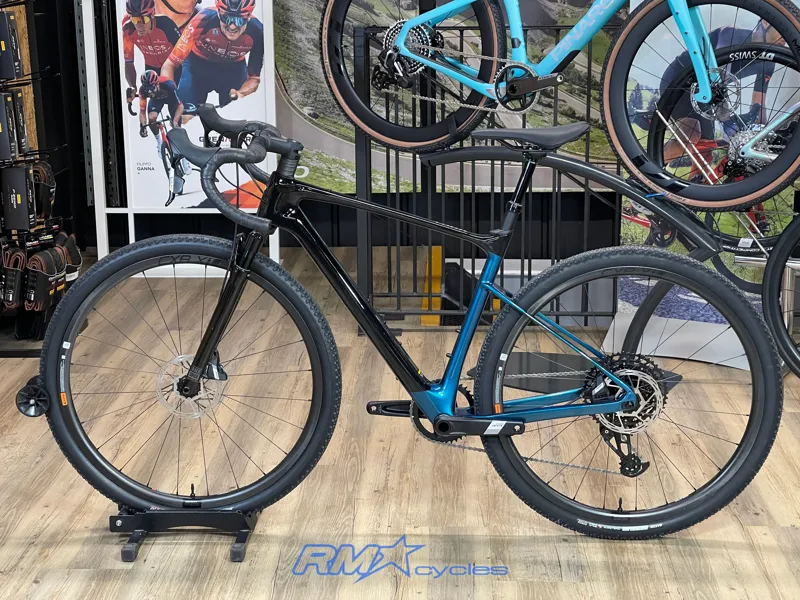 Giant Revolt x Pro 2 M Black/Sea Sparkle 2024 Ex-Display-1