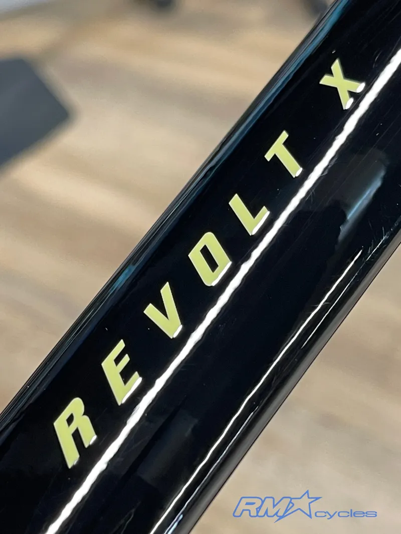 Giant Revolt x Pro 2 M Black/Sea Sparkle 2024 Ex-Display-2