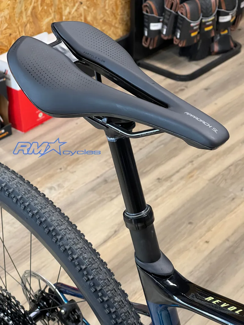 Giant Revolt x Pro 2 M Black/Sea Sparkle 2024 Ex-Display-7