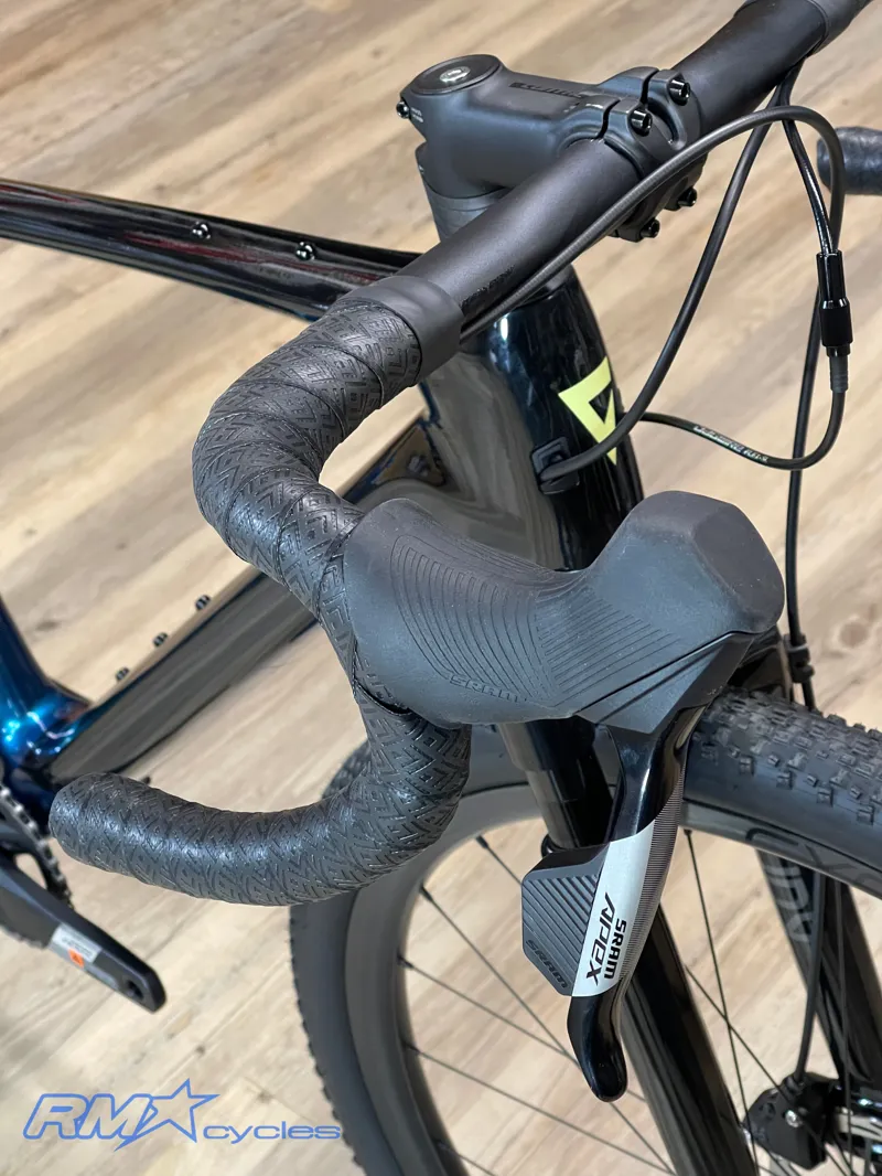 Giant Revolt x Pro 2 M Black/Sea Sparkle 2024 Ex-Display-6