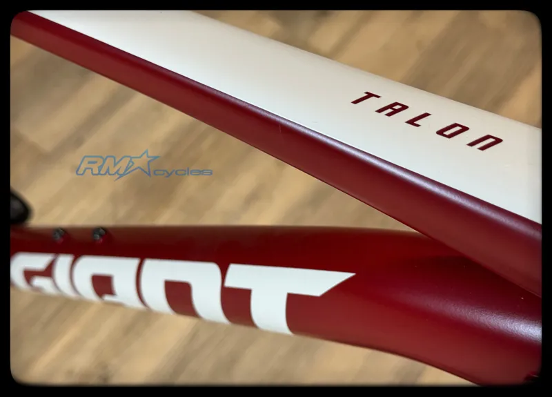 Giant Talon 2 27.5 Medium Dried Chilli 2024-3