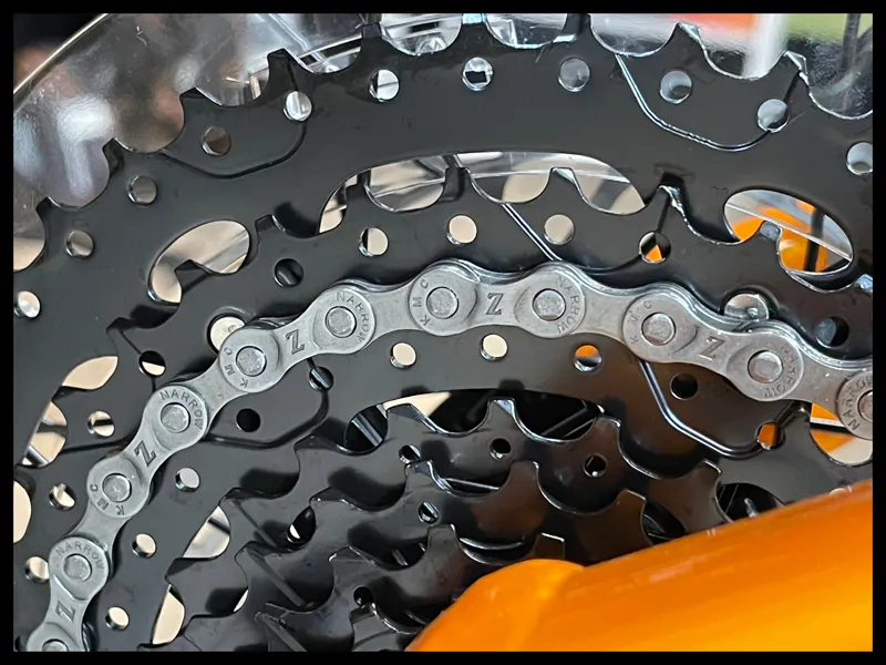 Giant Talon 4 29 Mountain Bike In Radiant Orange-3