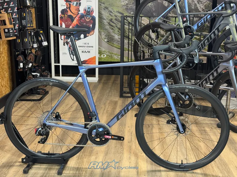 Giant TCR Advanced 0 AXS Large Frost Silver 2024