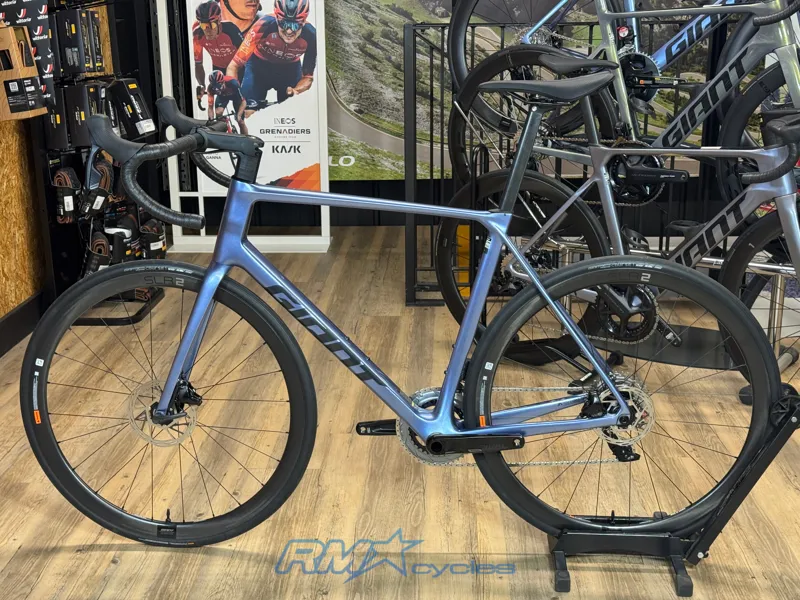 Giant TCR Advanced 0 AXS Large Frost Silver 2024-1