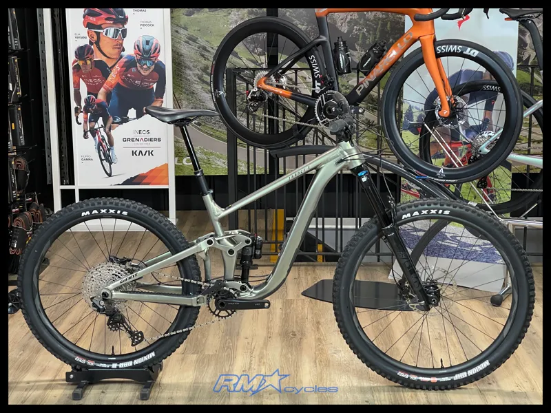 Giant Trance X SX Medium Golden Haze 2024 Ex-Display