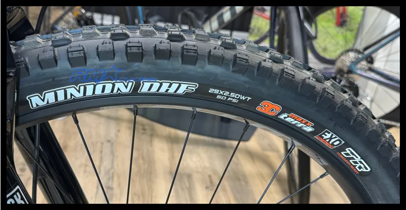 GT Sensor Carbon Pro LE Sea Green 2024-11