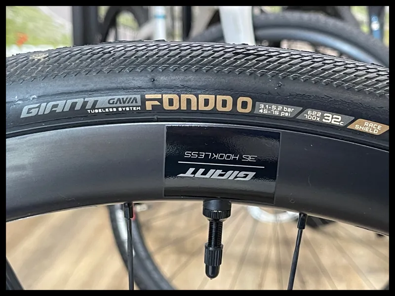 Liv Avail Advanced Pro 0 Medium Gloss Carbon 2024 Ex-Demo-7