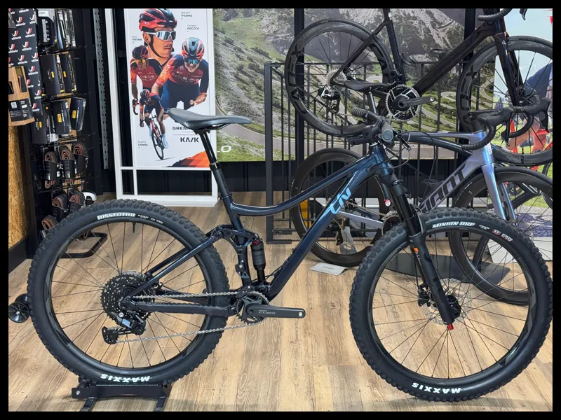 Liv Embolden 2 27.5 Small Cold Night 2024