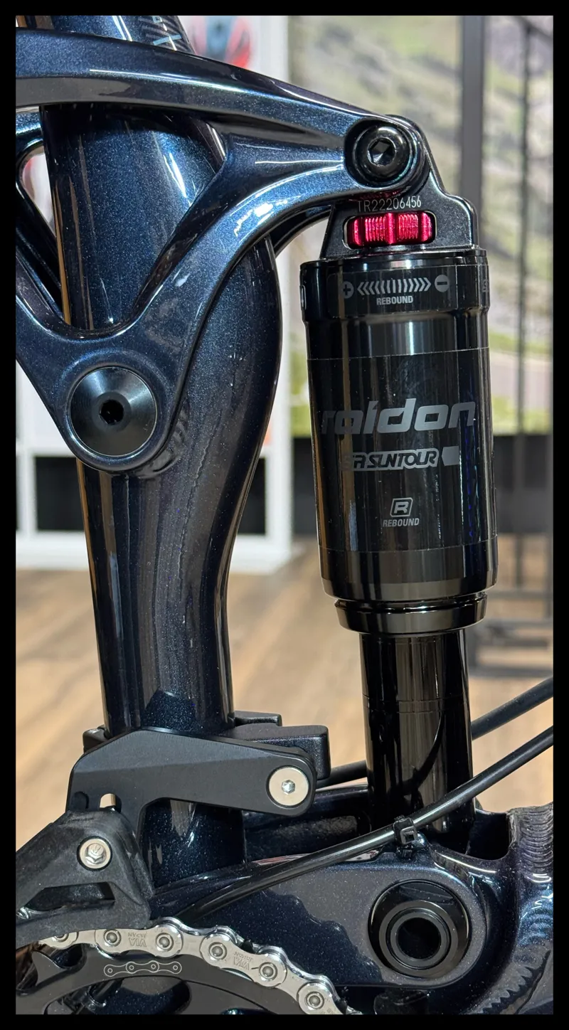 Liv Embolden 29 2 Small Cold Night 2024-6