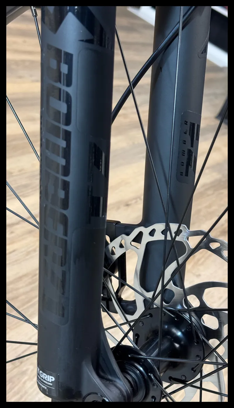 Liv Intrigue LT 1 MX Small Soap Suds 2023-3