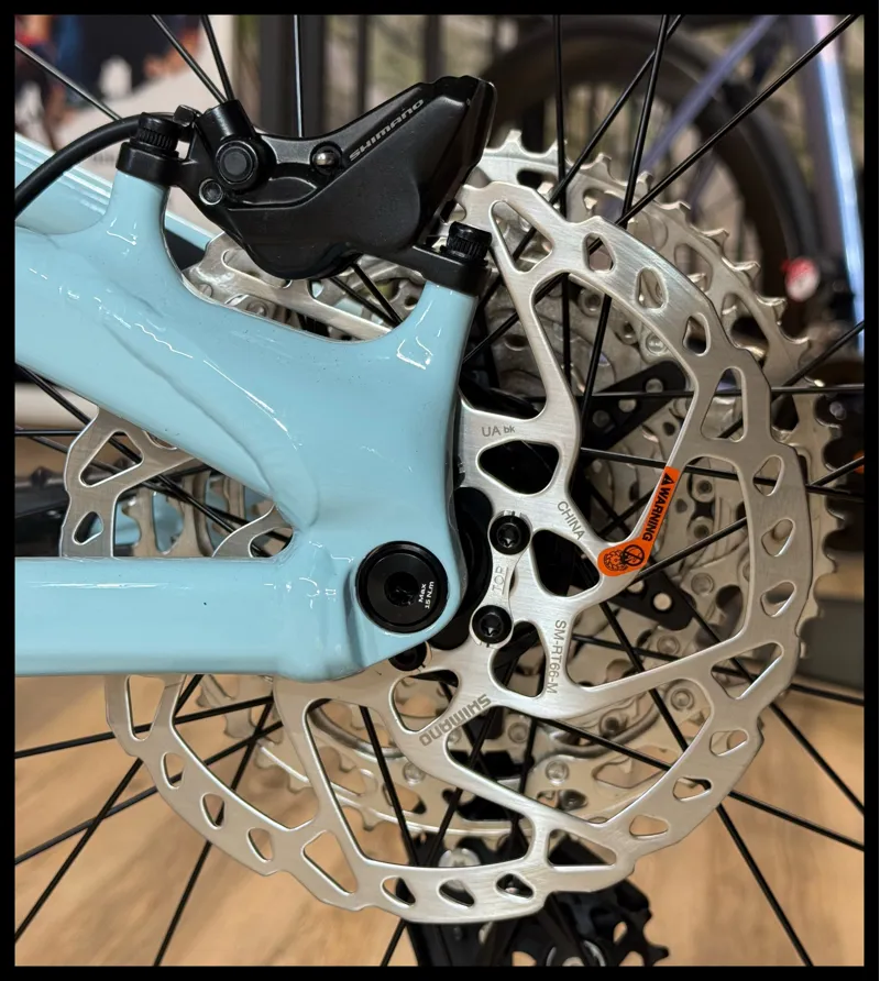 Liv Intrigue LT 1 MX Small Soap Suds 2023-11