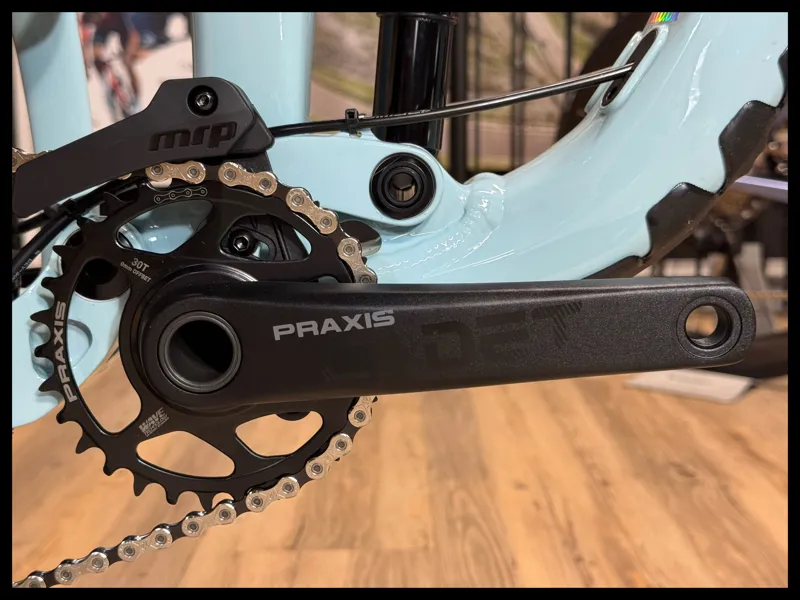 Liv Intrigue LT 1 MX Small Soap Suds 2023-9