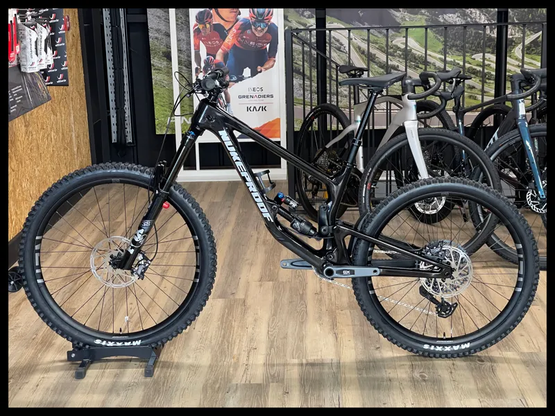 NUKEPROOF Giga 297 Elite Carbon Cosmic Black Medium 2023-1