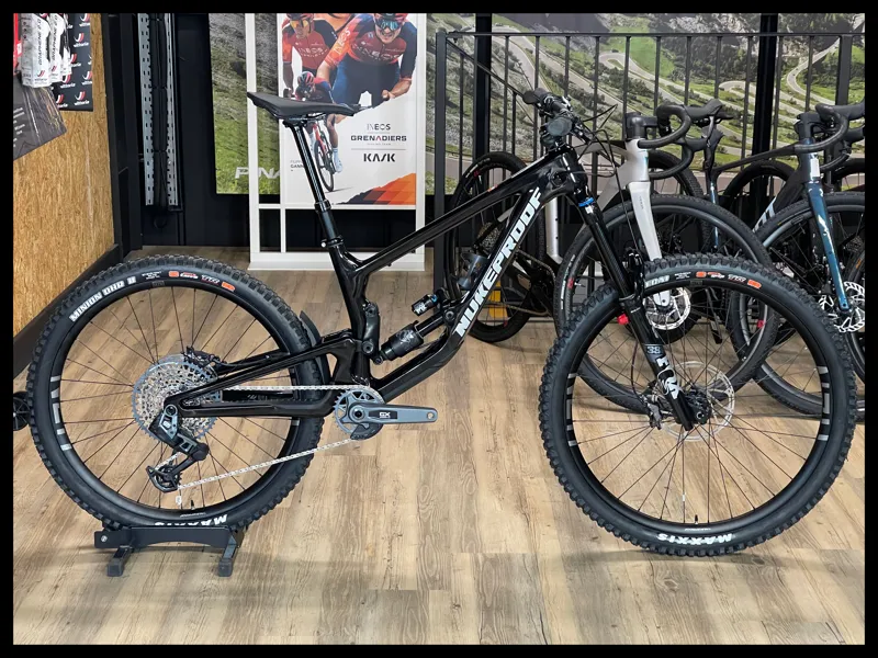 NUKEPROOF Giga 297 Elite Carbon Cosmic Black Medium 2023