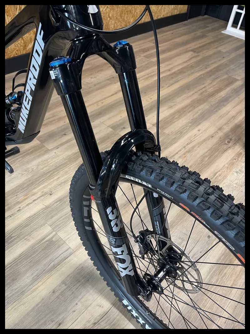 NUKEPROOF Giga 297 Elite Carbon Cosmic Black Medium 2023-6