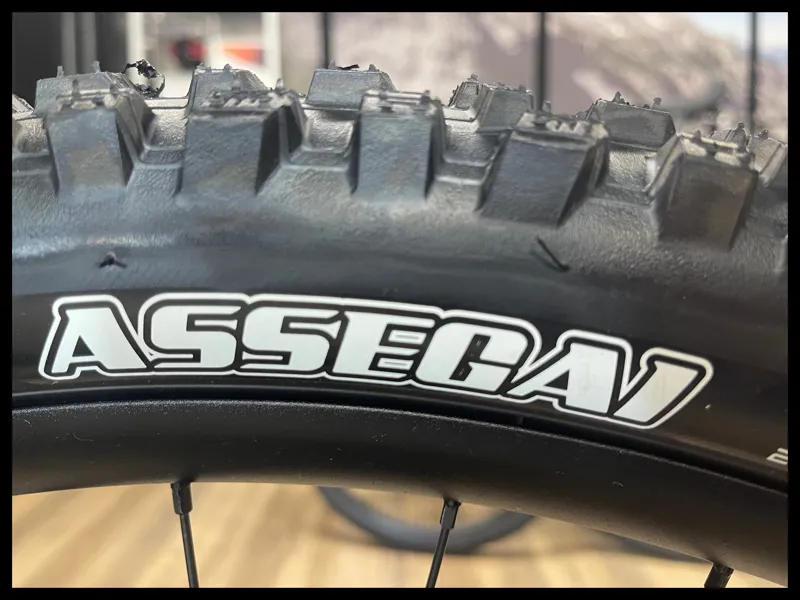 NUKEPROOF Giga 297 Elite Carbon Cosmic Black Medium 2023-10