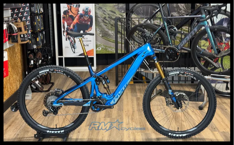 Pivot Cycles Shuttle LT Team XTR Large Bass Boat Tri Tone 2024