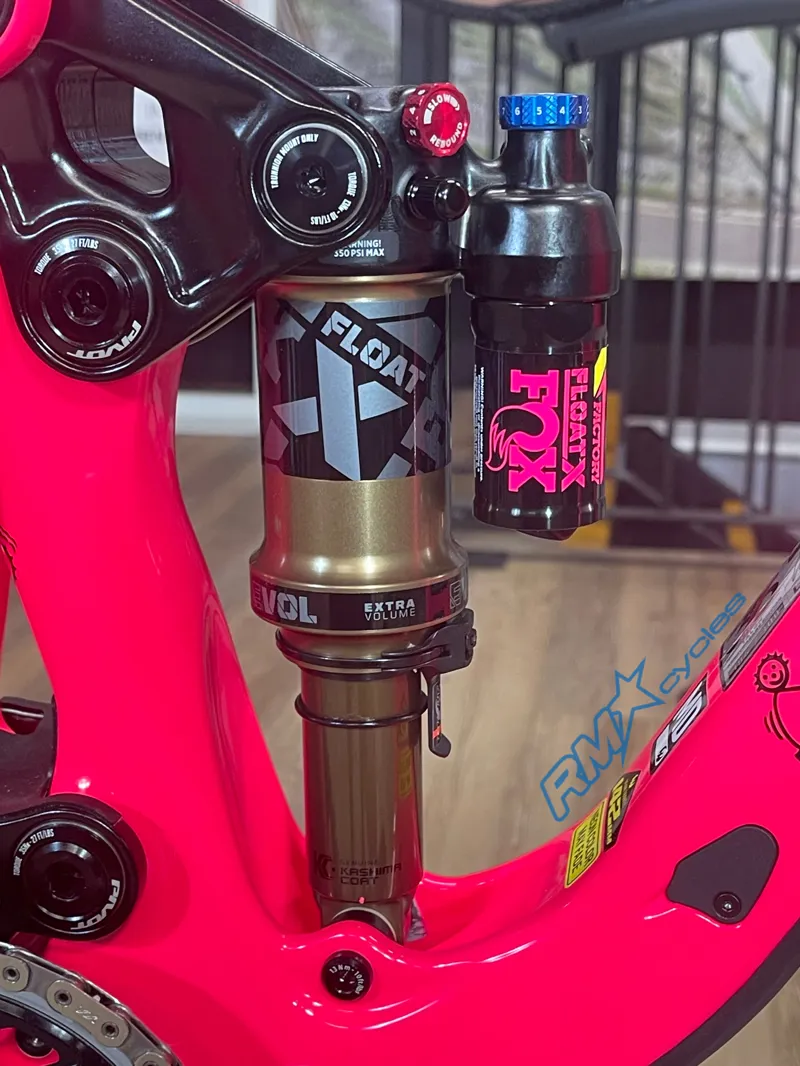 Pivot Switchblade V6 29 Team 35th Anniversary Edition 2024 Pink Talon-4