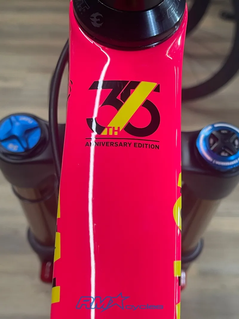 Pivot Switchblade V6 29 Team 35th Anniversary Edition 2024 Pink Talon-7