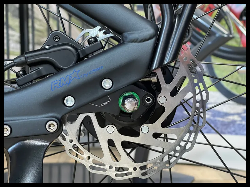 Raleigh MOTUS GT Stagger Hub XS in Black 2024 Ex-Display-11